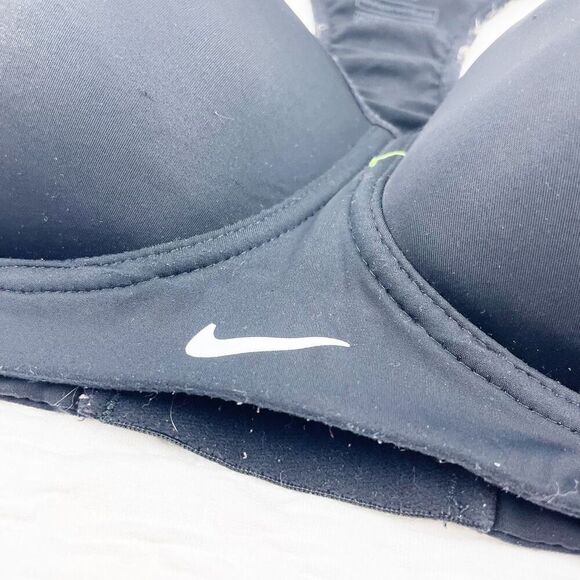 BUY 1 GET 1 FREE Nike Dri fit 34d black white wire free - Picture 3 of 12